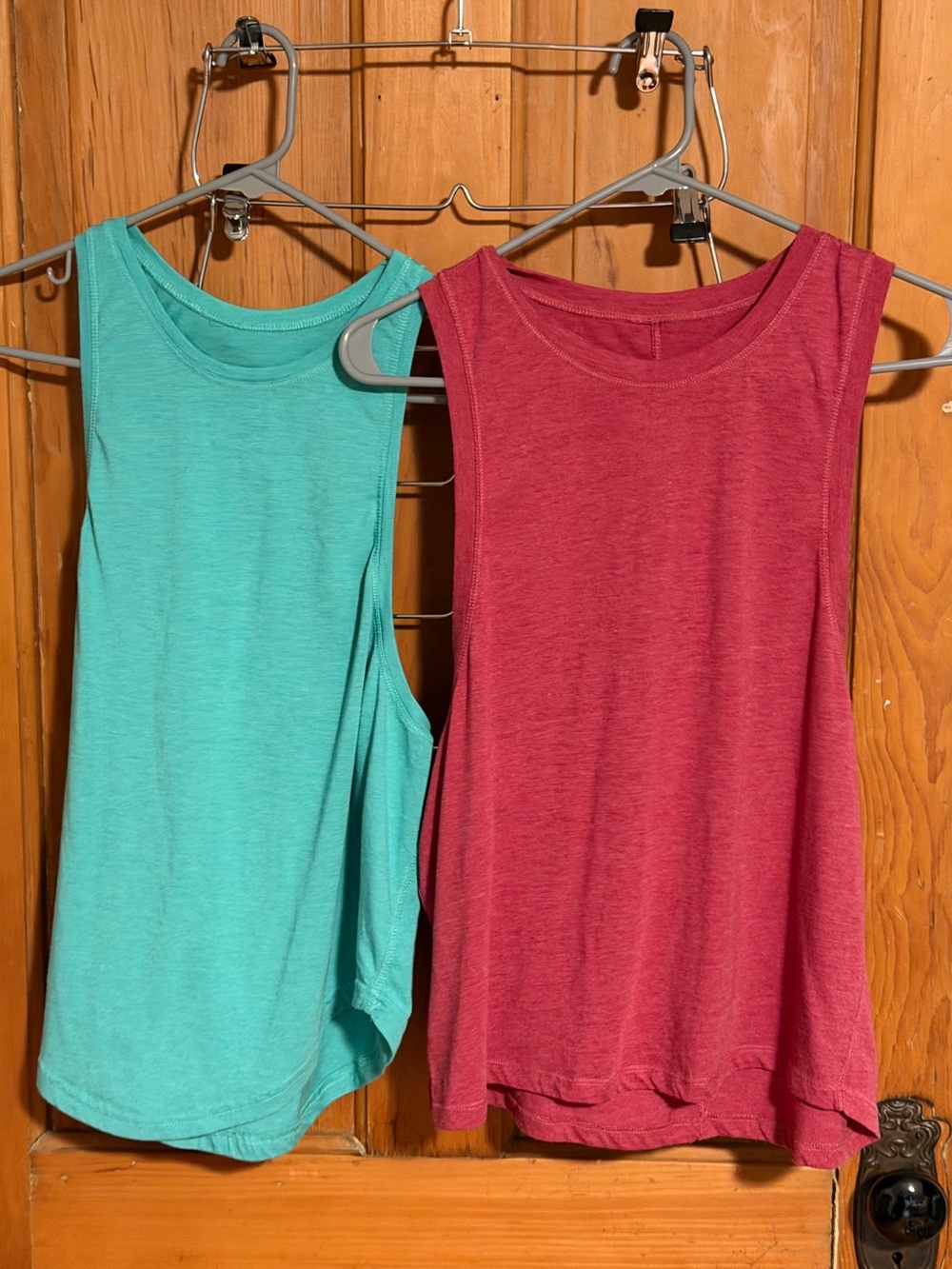 Bundle of 2 Women's Sleeveless Workout Tank Tops - Teal and Heather Red